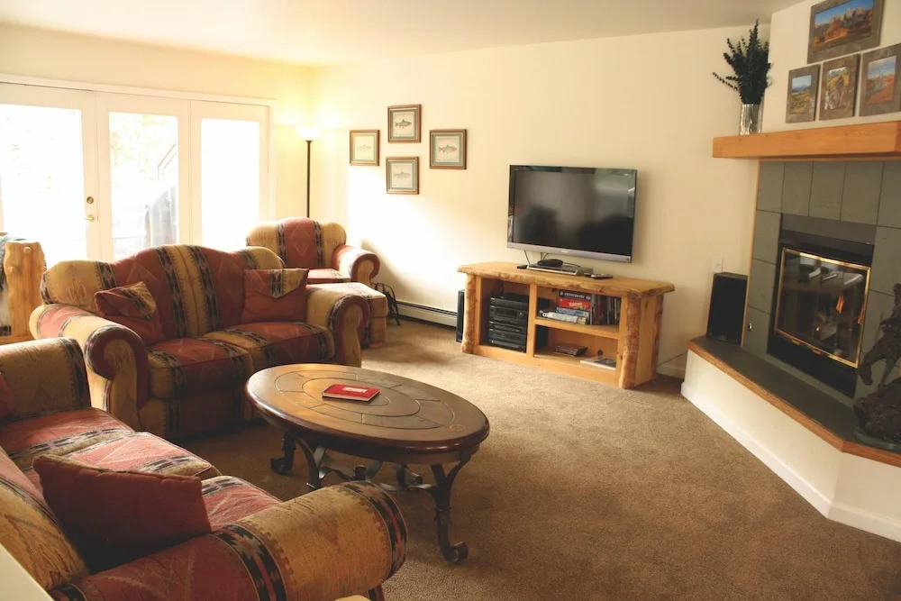 Pinecreek #I - 3 BR