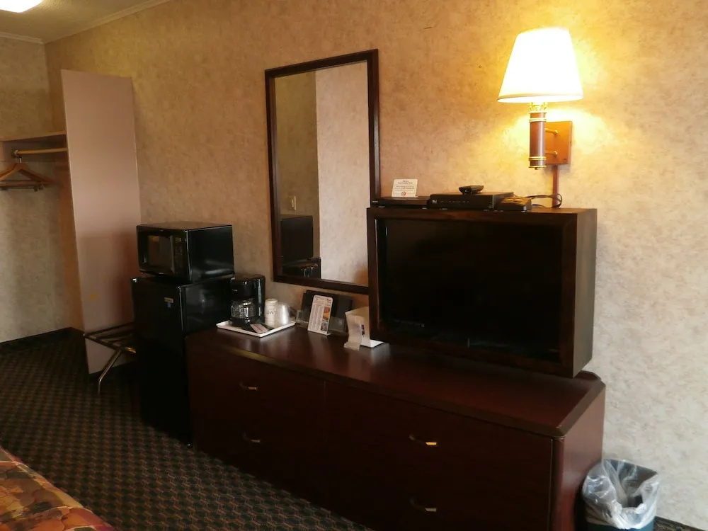 Richmond Inn and Suites