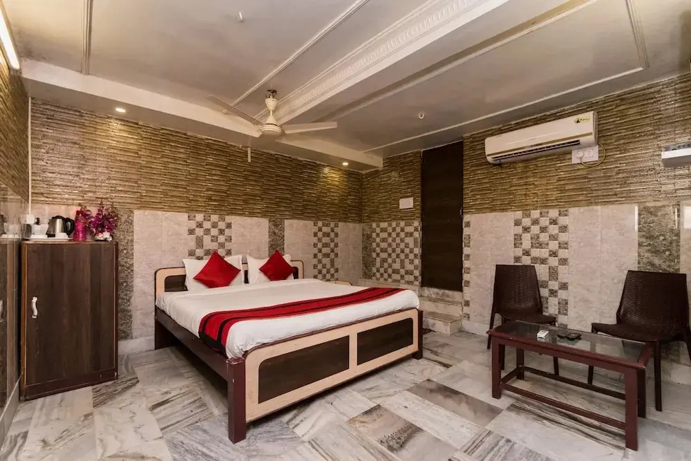 The Banquet by OYO Rooms