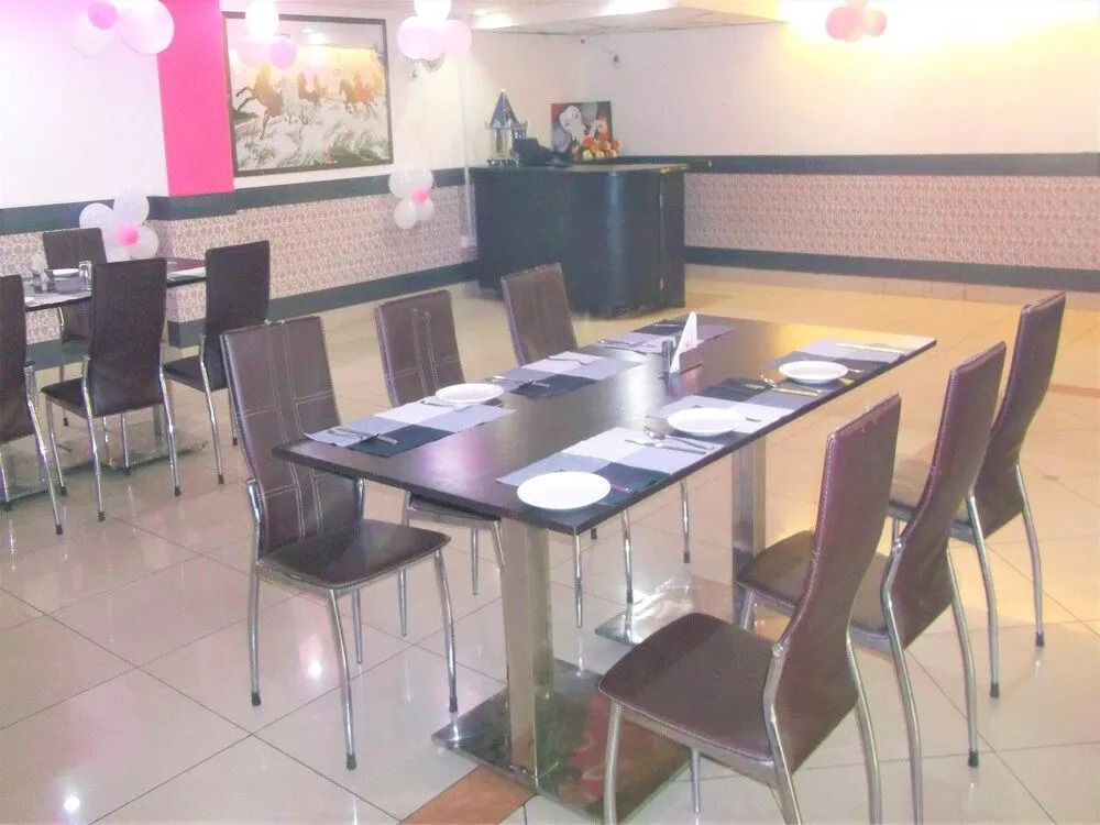 Capital O 10970 Hotel Krishna Palace