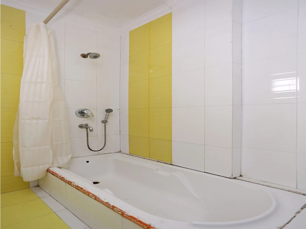 Hotel Rivieraa by OYO Rooms