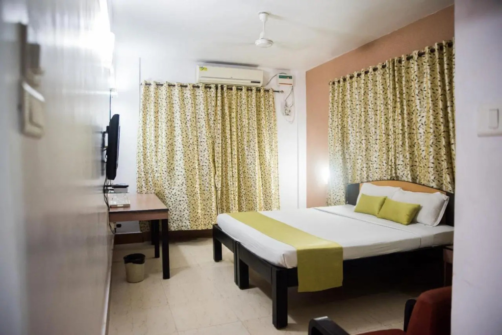 10765 Hotel Tanish