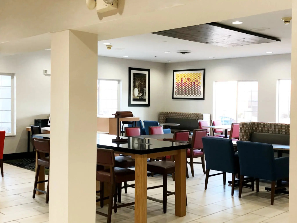 Holiday Inn Express & Suites Harrison by IHG
