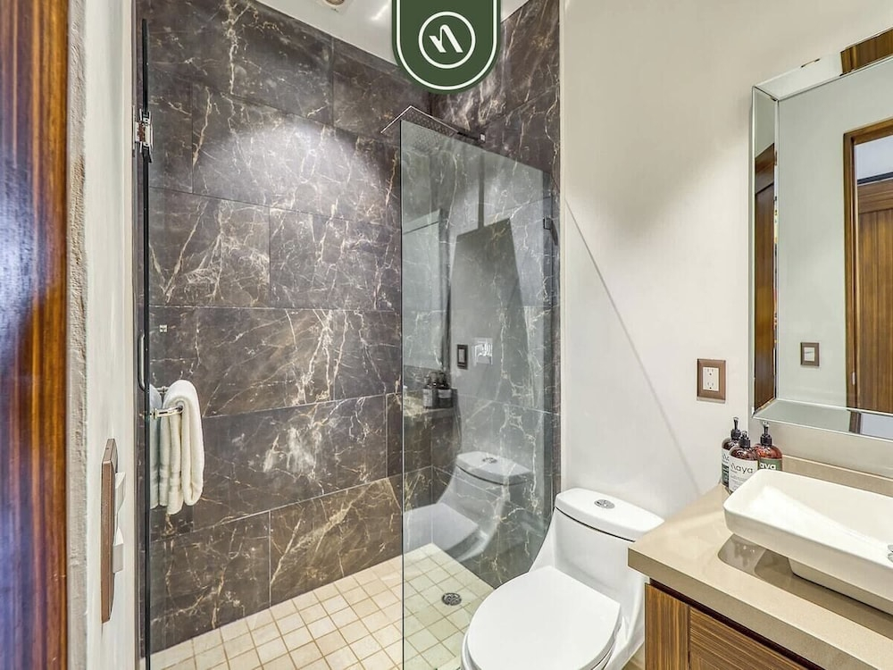 Luxury 2BR Condo in Romatic Zone - Rooftop Pool