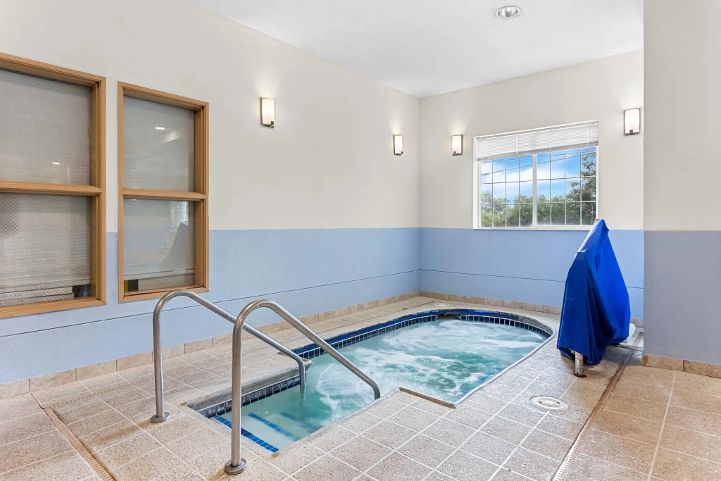 Comfort Suites Grayslake near Libertyville North