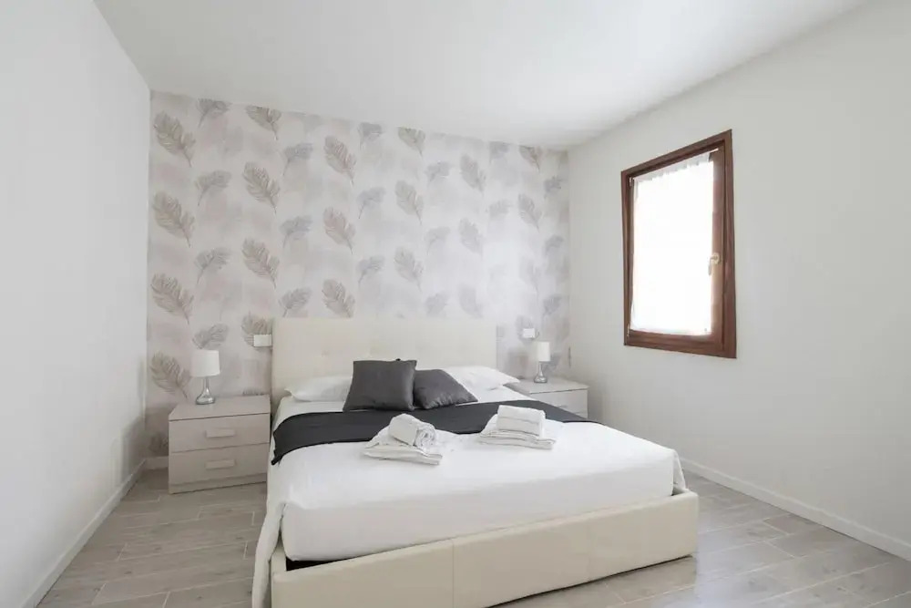 San Marco Style Canal View Apt 1 by Wonderful Italy