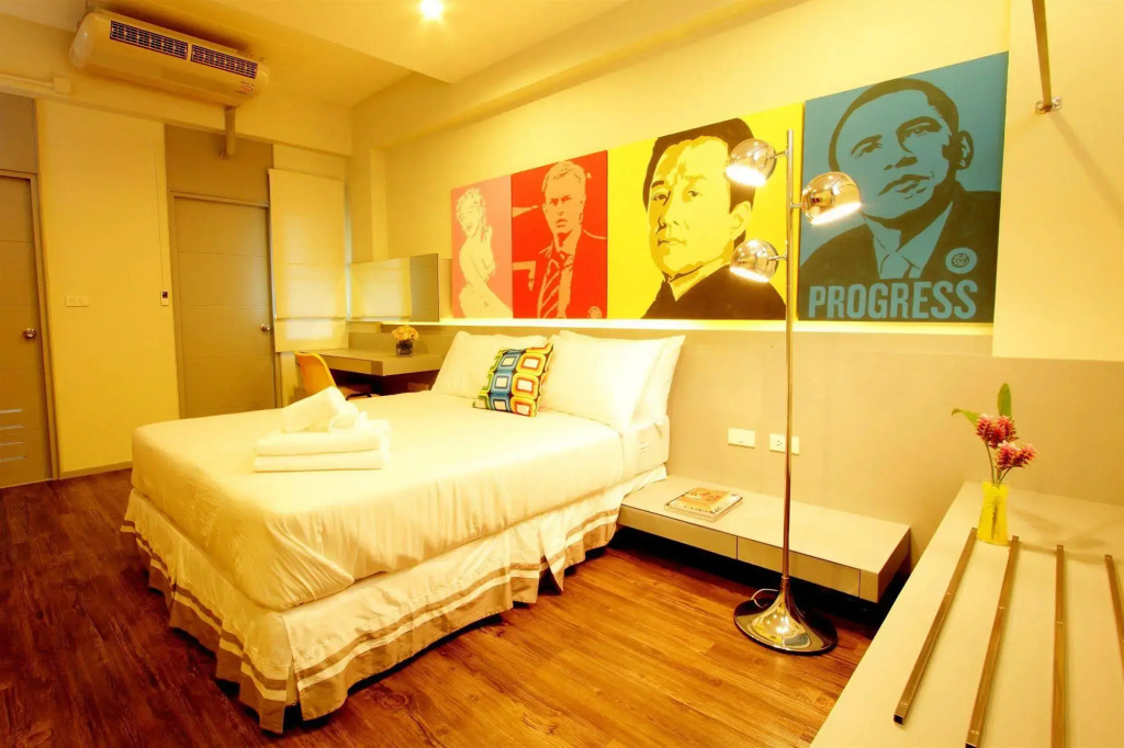 U Apartment