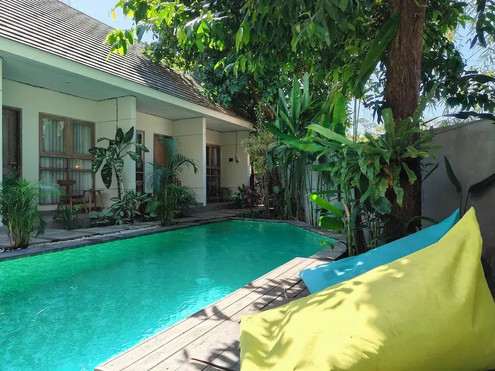 Manuver Surf and Stay Uluwatu Bali