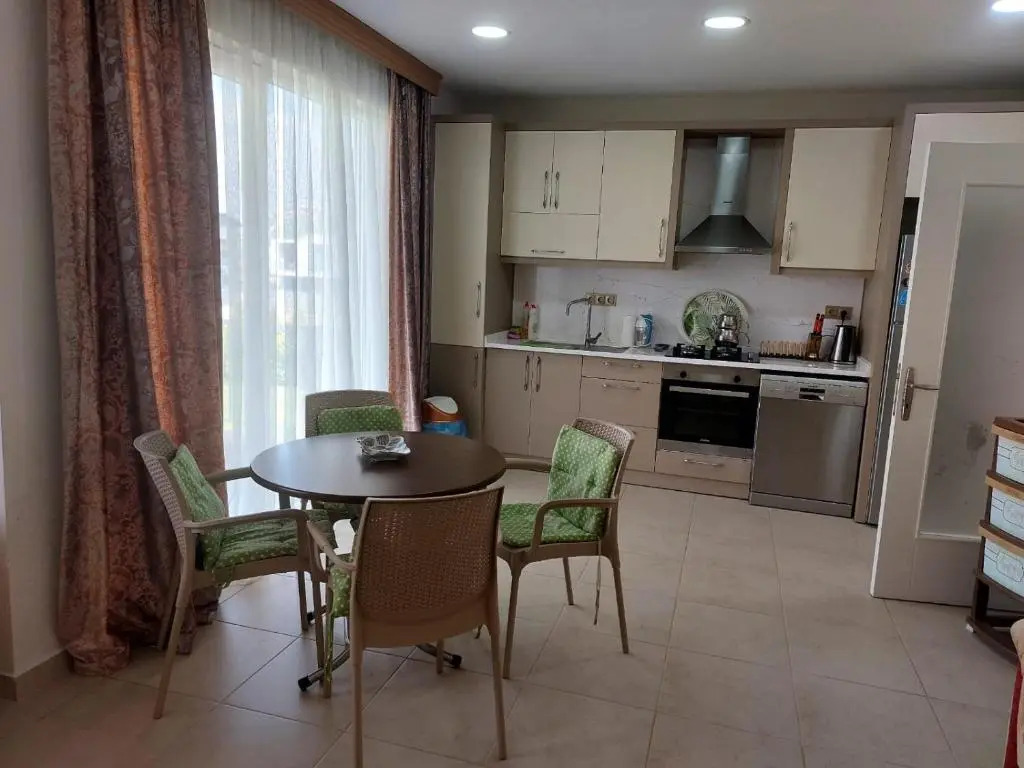 Holiday House Ada
