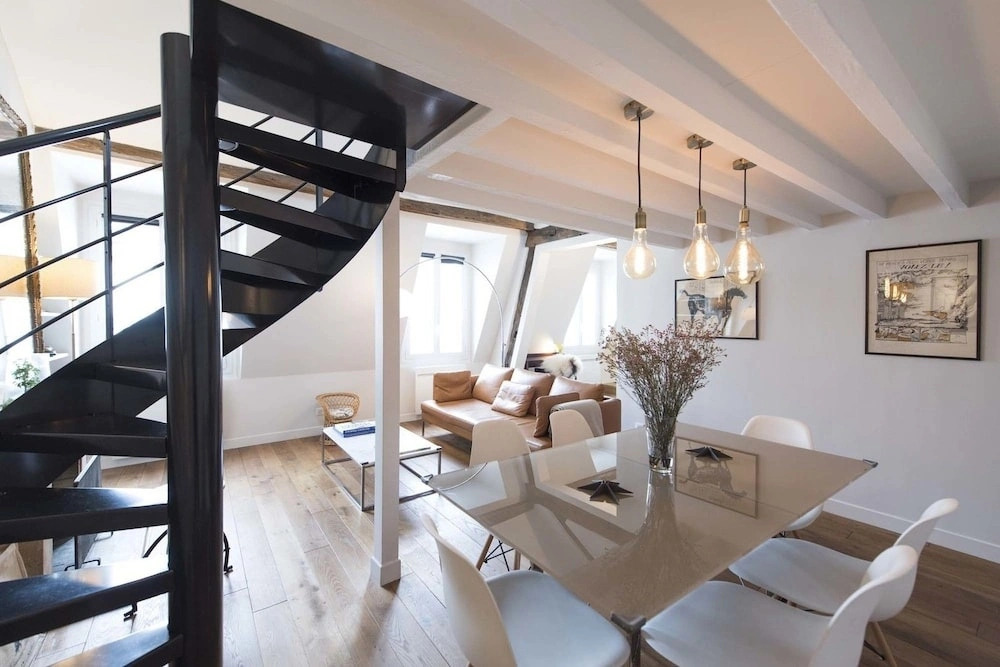 Eiffel Tower Duplex