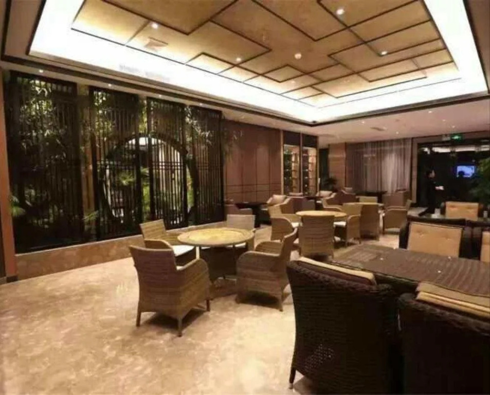 Fourseas Holiday Hotel