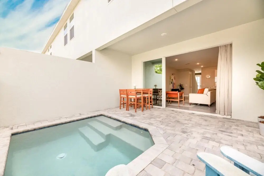 Home With Private Pool and Themed Bedrooms