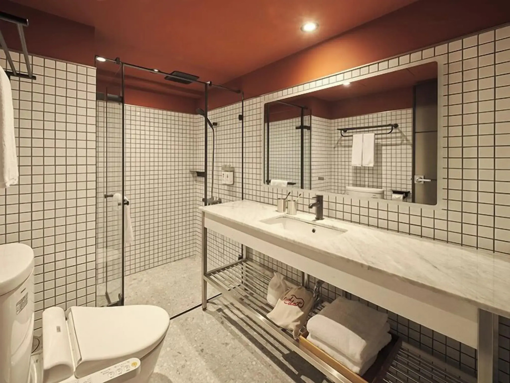 Reddot Hotel