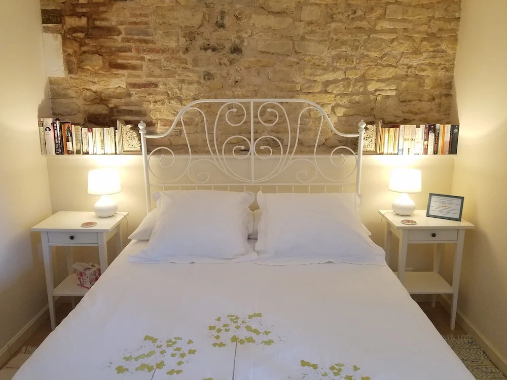 La Vieille Gorce Chambres dHôtes near Civray
