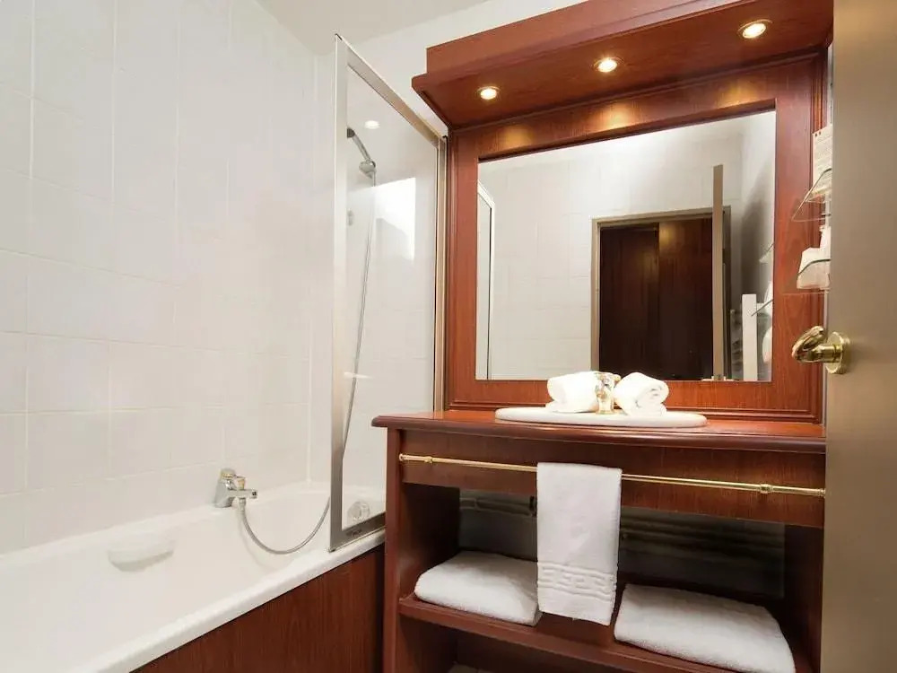 Marine Apartment With Dishwasher in Harbor Town