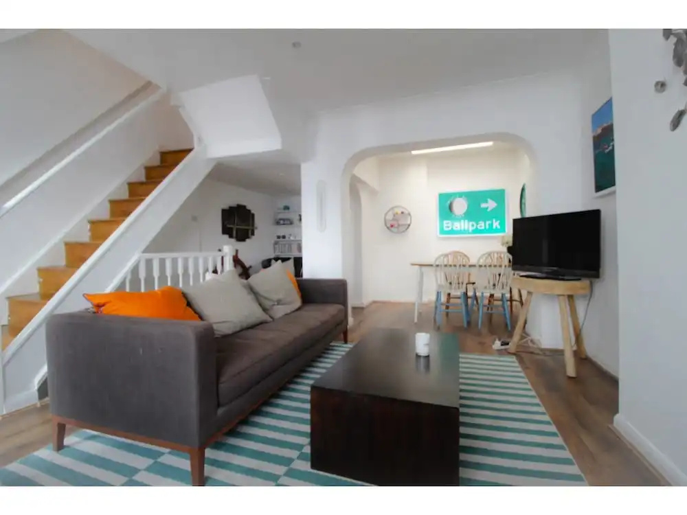 Terraced Kemptown House With a Balcony by the sea