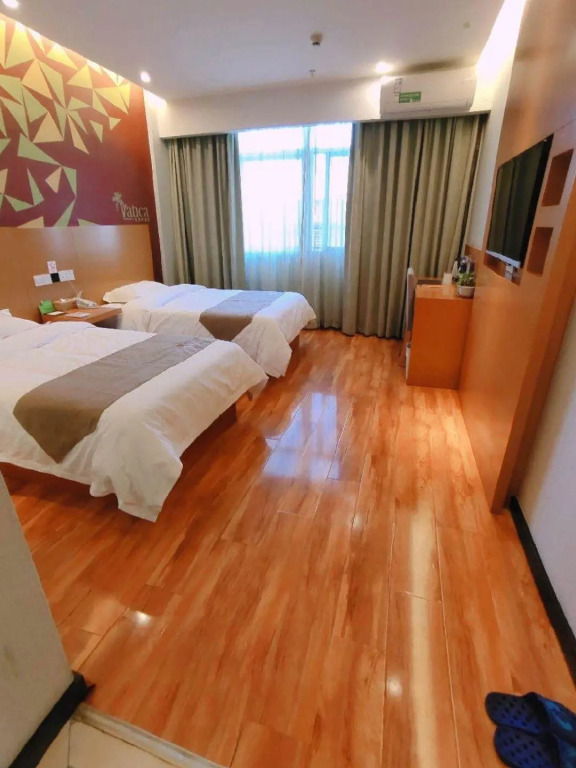 Vatica Jieshou City New Passenger Transport Center Hotel