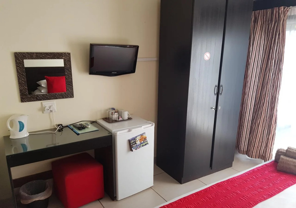 360 Eastwoods Guesthouse