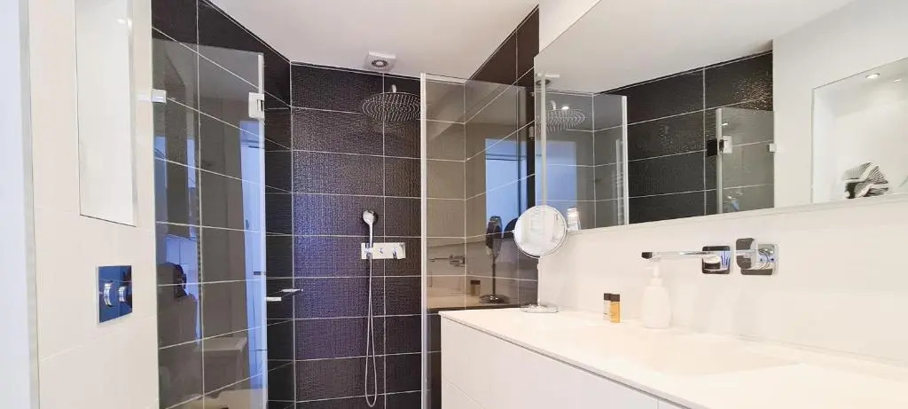 Unique 3 Bdr Penthouse Sea View Florentine #TL48