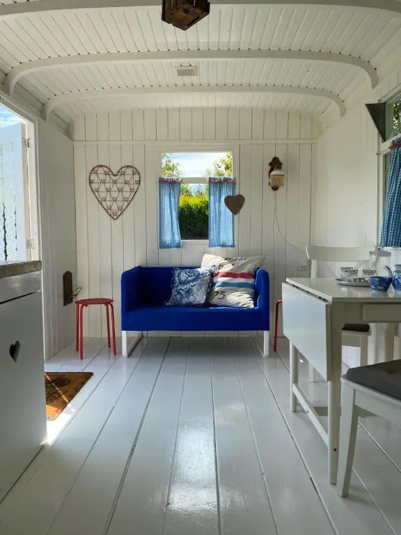 Little blue house (on the campsite)