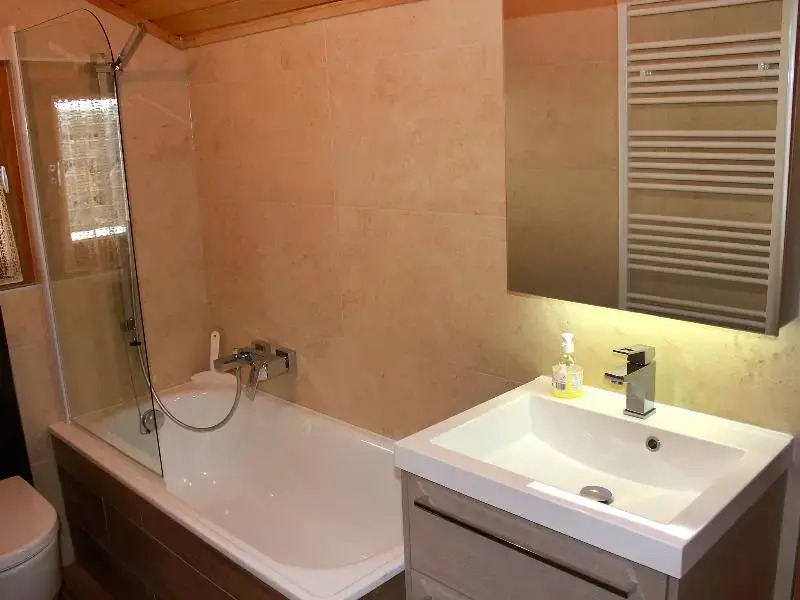 Le Petit Clos Des Rocailles - Three Bedroom