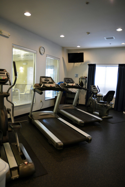 Holiday Inn Express & Suites Youngstown West - Austintown by IHG