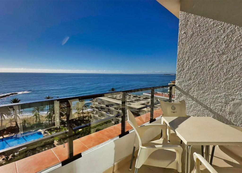 SKOL 933 Fantastic two bedrooms on the 9th floor with amazing sea views