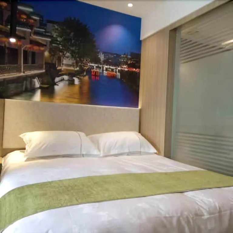 Super 8 Hotel