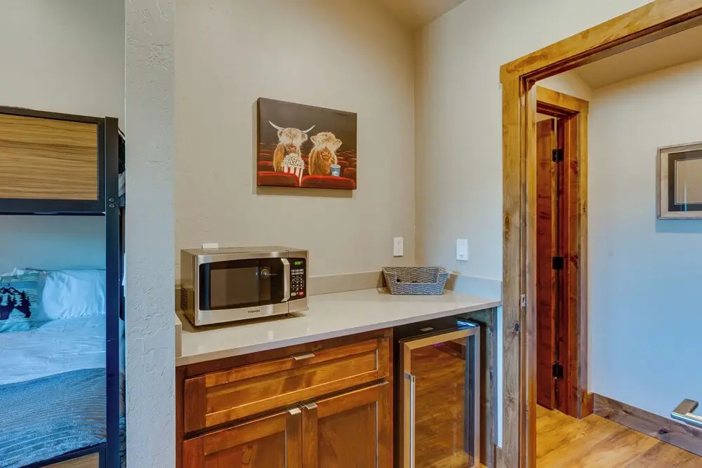Angel Fire Home w/ Hot Tub < 1 Mi to Ski Slopes!