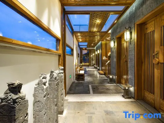 Xianyun Lakeside Hostel