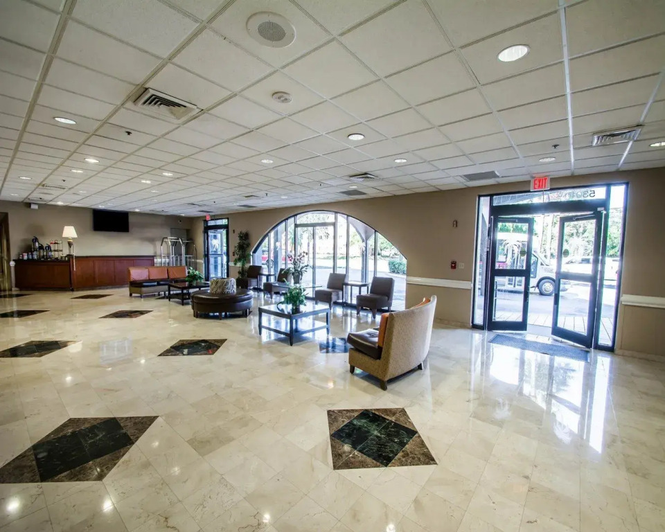Clarion Inn & Suites Miami International Airport