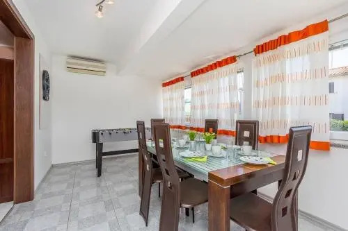 Holiday home Sikici Majoli
