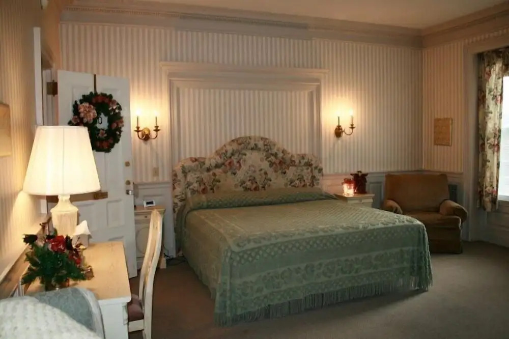 The Cozy Afghan Bed & Breakfast
