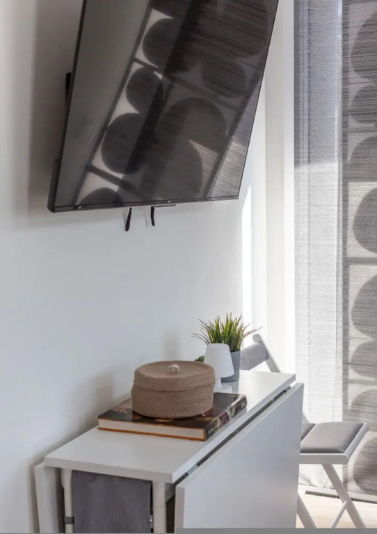 Scandinavian-style 1BR Apartment Built 2024 p83