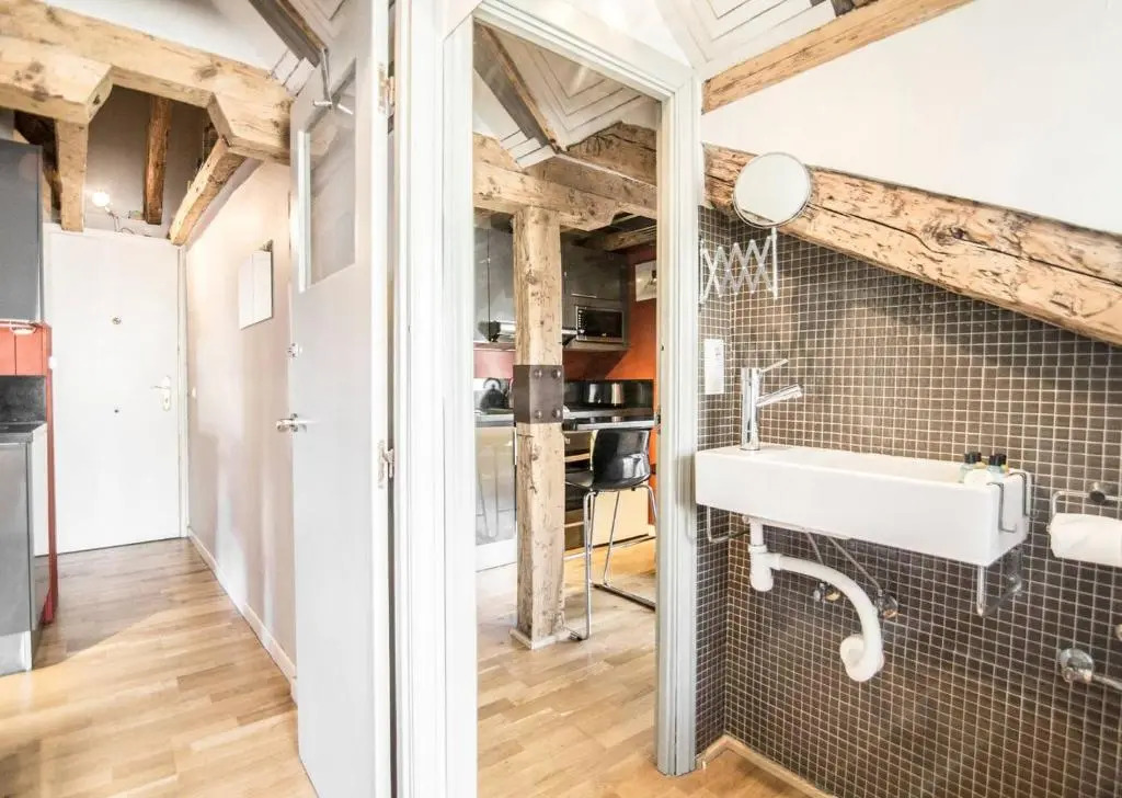 ATOCHA SKI PENTHOUSE STUDIO with views