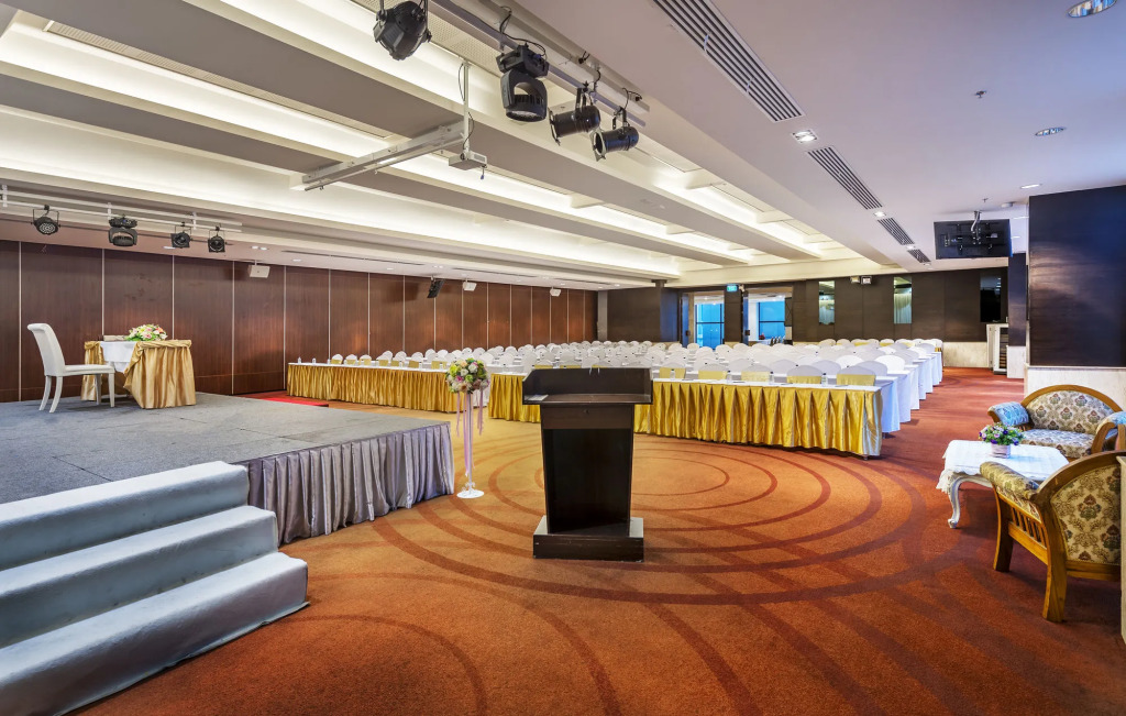 Buri Sriphu Hotel