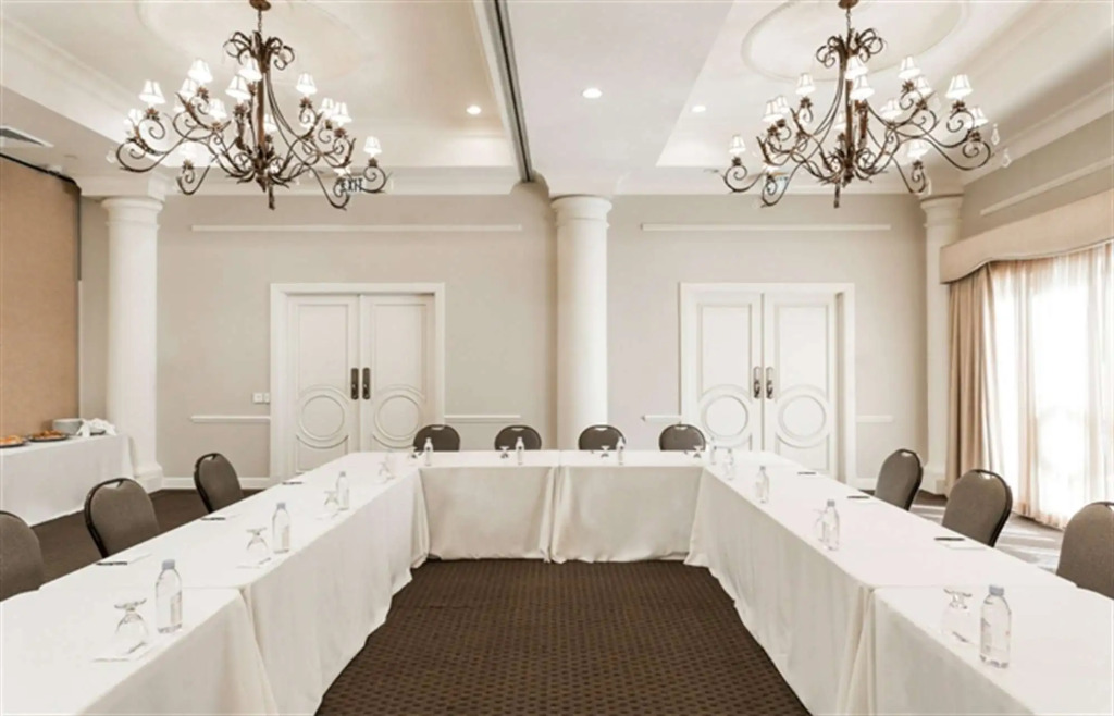 Montecito Inn