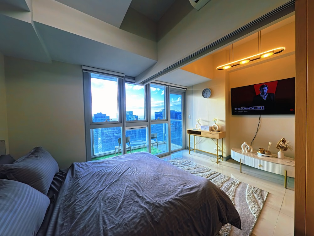 35th Uptown Park Suites Tower 2 BGC