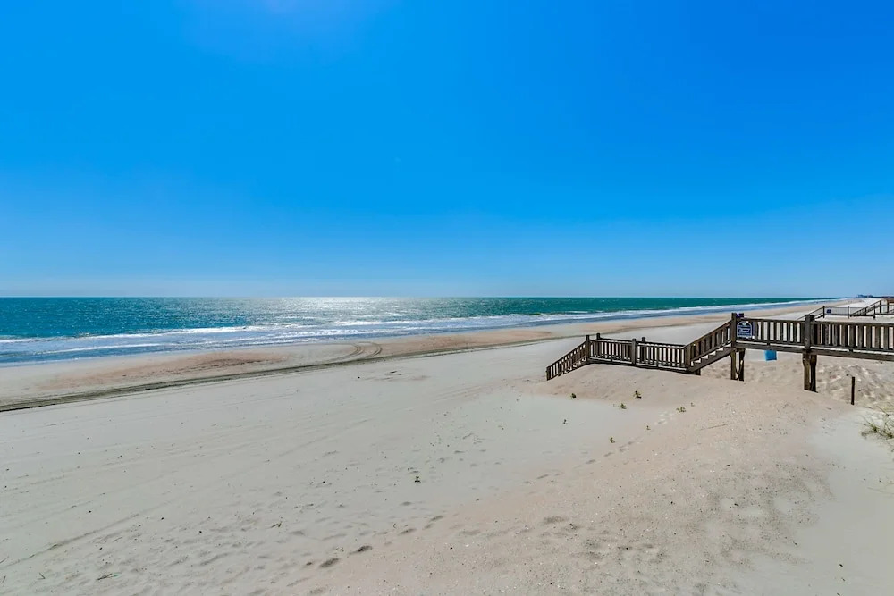 Low Tide Too 6 Br home by RedAwning