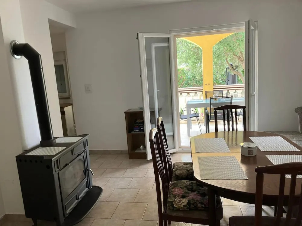 Apartment Bella 2 in Povljana