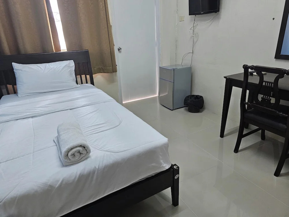 Reddoorz SI - FAH @ Bangsaen Hotel