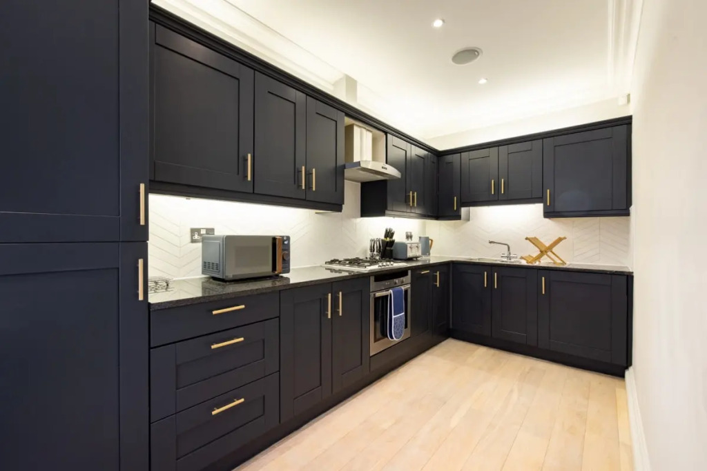 The Mayfair Arms - Modern & Bright 2BDR Apartment
