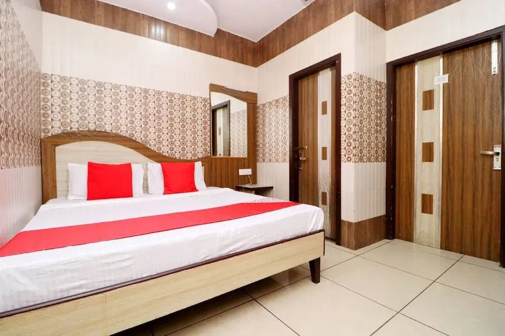 A K Guest House By OYO Rooms