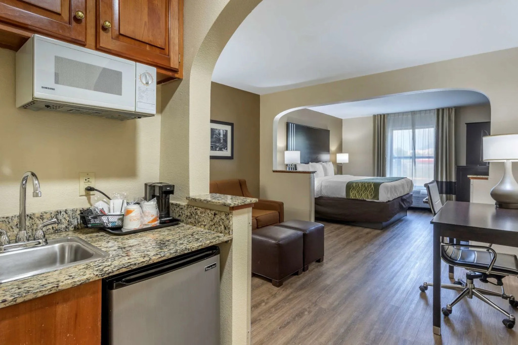 Comfort Inn near Downtown & Blue Ridge PKWY