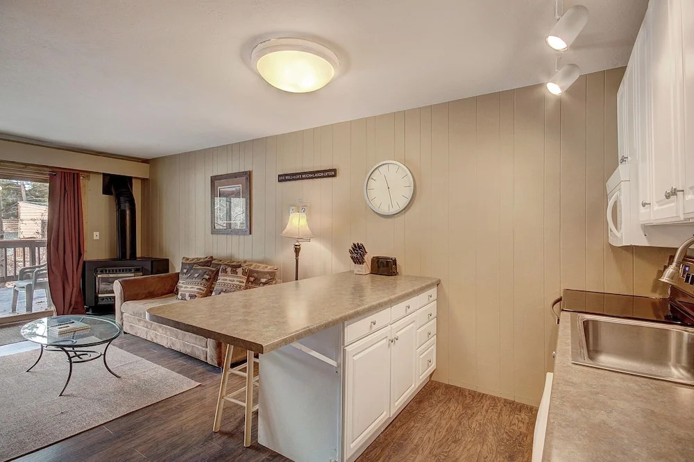 2964 Key  1 Bedroom Condo by RedAwning