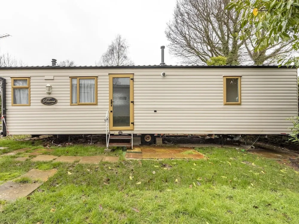 Serene Mobile Home in Hastings near Smugglers Adventure