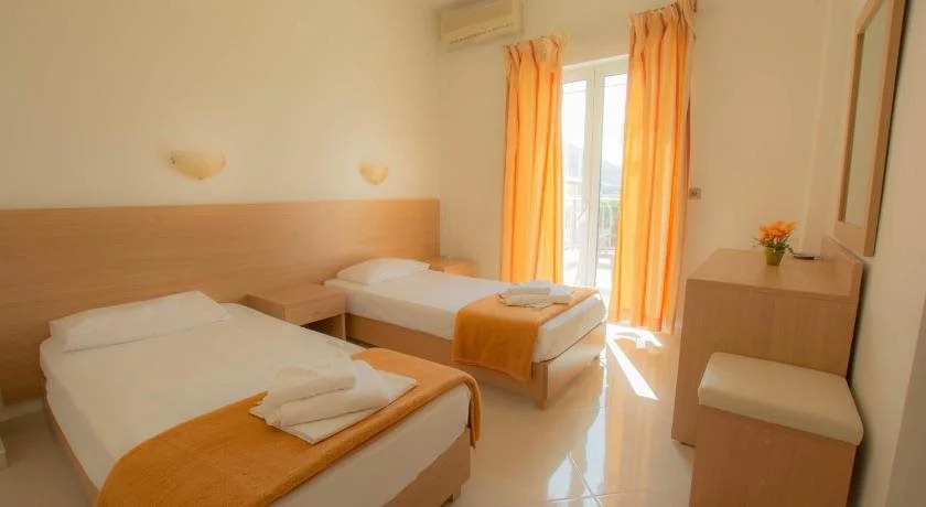 Frixos Hotel