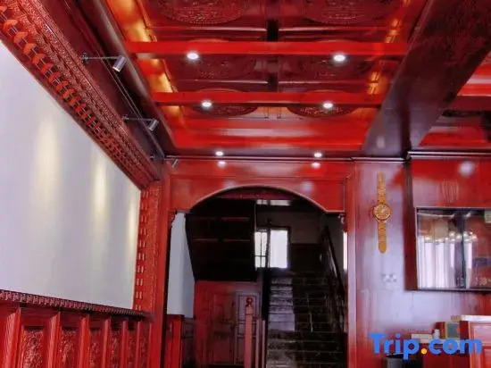 In Heishui Village, there is a poetic homestay