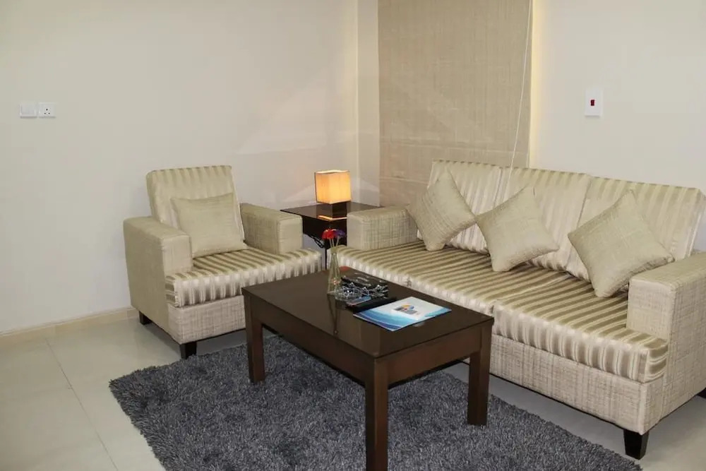 Plaza Home