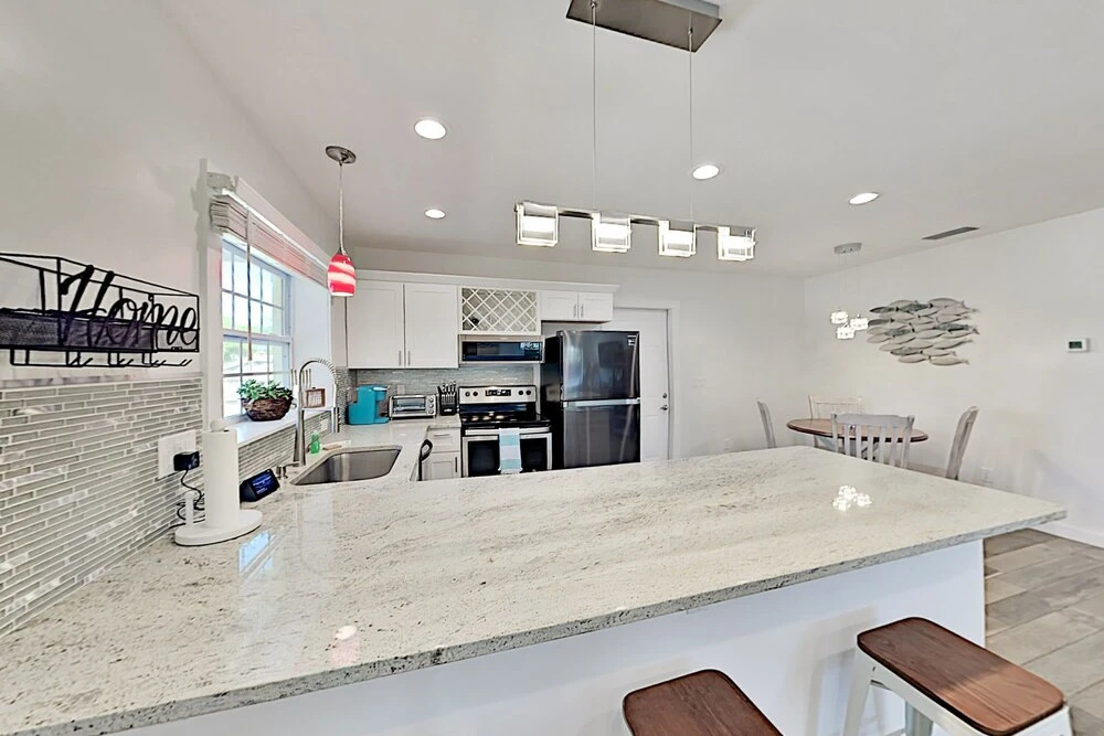Lovely Anastasia Getaway W/ Walkable Locale 3 Bedroom Home